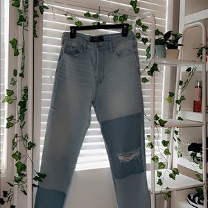 Hollister Ultra High Rise Vintage Straight Jean - Colorblock design